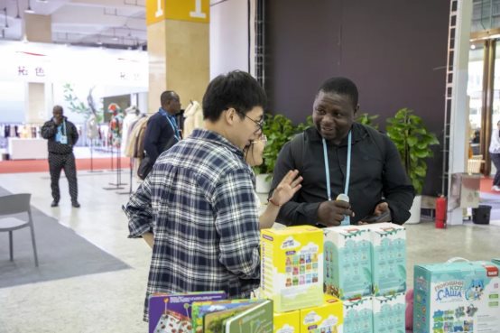 九游娱乐文化：2024创新面料、时尚服装、母婴用品展盛大开幕！展实力觅商机共拓市场新蓝海！(图6)