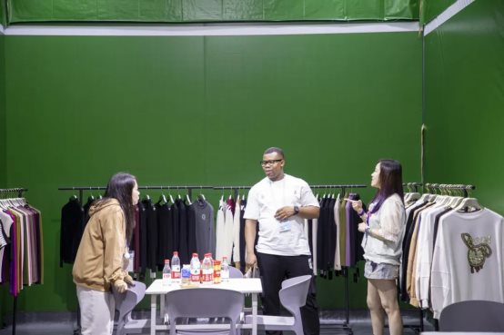 九游娱乐文化：2024创新面料、时尚服装、母婴用品展盛大开幕！展实力觅商机共拓市场新蓝海！(图8)