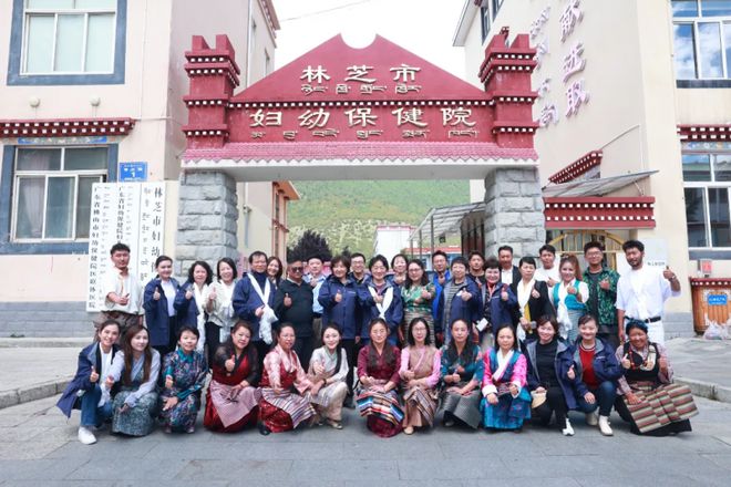 九游娱乐:助力生育友好型社会建设!合生元积极参与GDM项目专家研讨会暨项目手册定稿发布(图1)