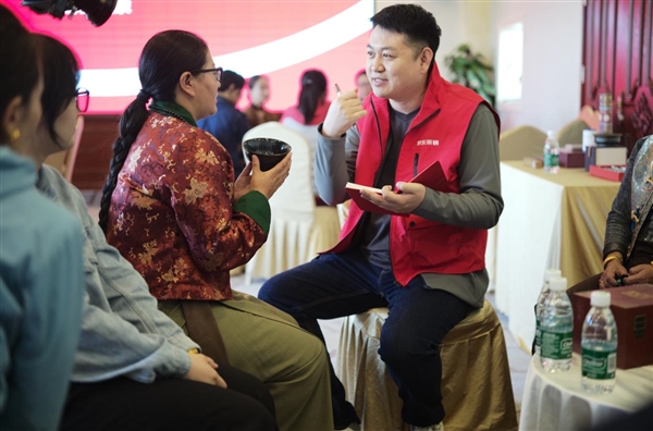 九游娱乐文化:京东超市携44家品牌捐助青海果洛州67万元母婴用品持续践行降低家庭育儿成本(图3)