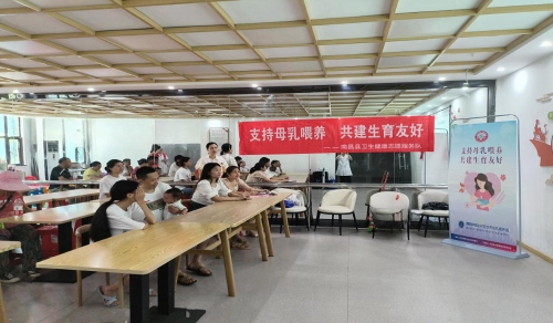 母乳相伴健康成长(图1)