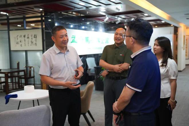 【喜讯】热烈欢迎雪绒花团队莅临孟奇鹏小儿推拿连锁调研指导(图1)