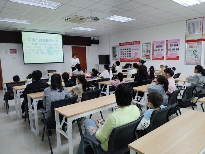 健康科普南益社区开展“艾梅乙”母婴传播健康宣传活动(图1)