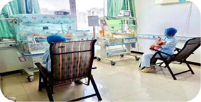 九游娱乐：渭南市妇幼保健院新生儿科：用心服务用爱承诺(图2)