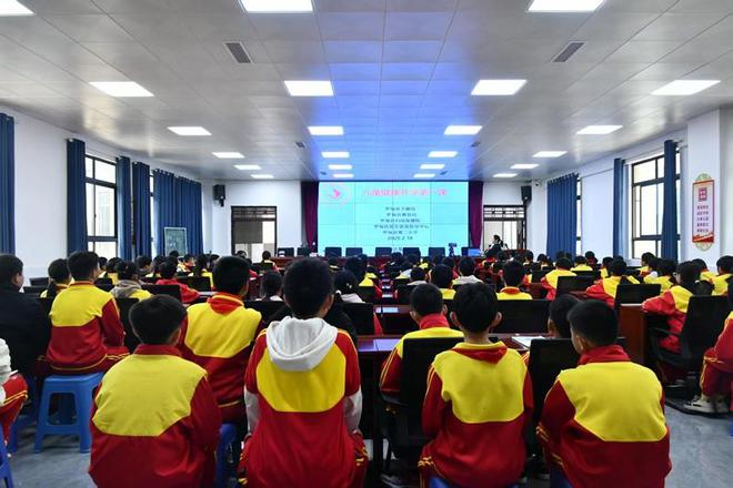 九游娱乐：罗甸县第三小学：健康知识进课堂开学首课护成长(图1)
