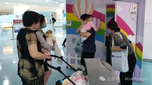 上海已建成2600多个！部分却大门紧锁还有的沦为杂物间…男士很无助：为什么不让我们进？(图6)