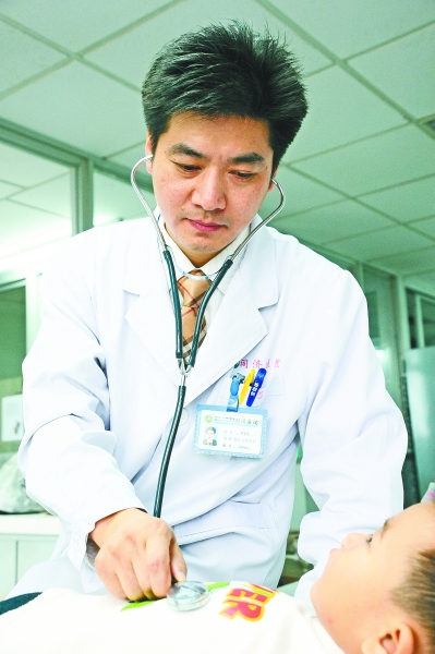 九游娱乐：同济儿科14位权威专家加入“好妈手册”母婴健康顾问团(图1)