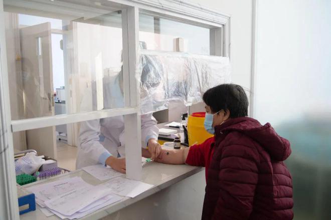 绥滨农场有限公司开展女职工健康体检活动(图2)