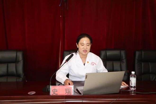 【三八系列活动之健康宣讲】乌拉特中旗妇联开展“绽放芳华守护健康女性”知识专题讲座(图2)