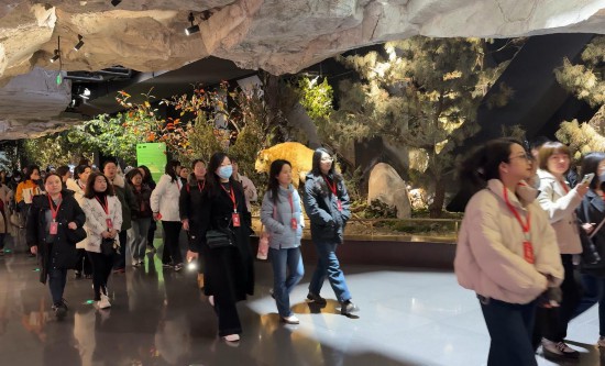 九游娱乐：西安市总工会多举措绘就女职工幸福清单(图1)