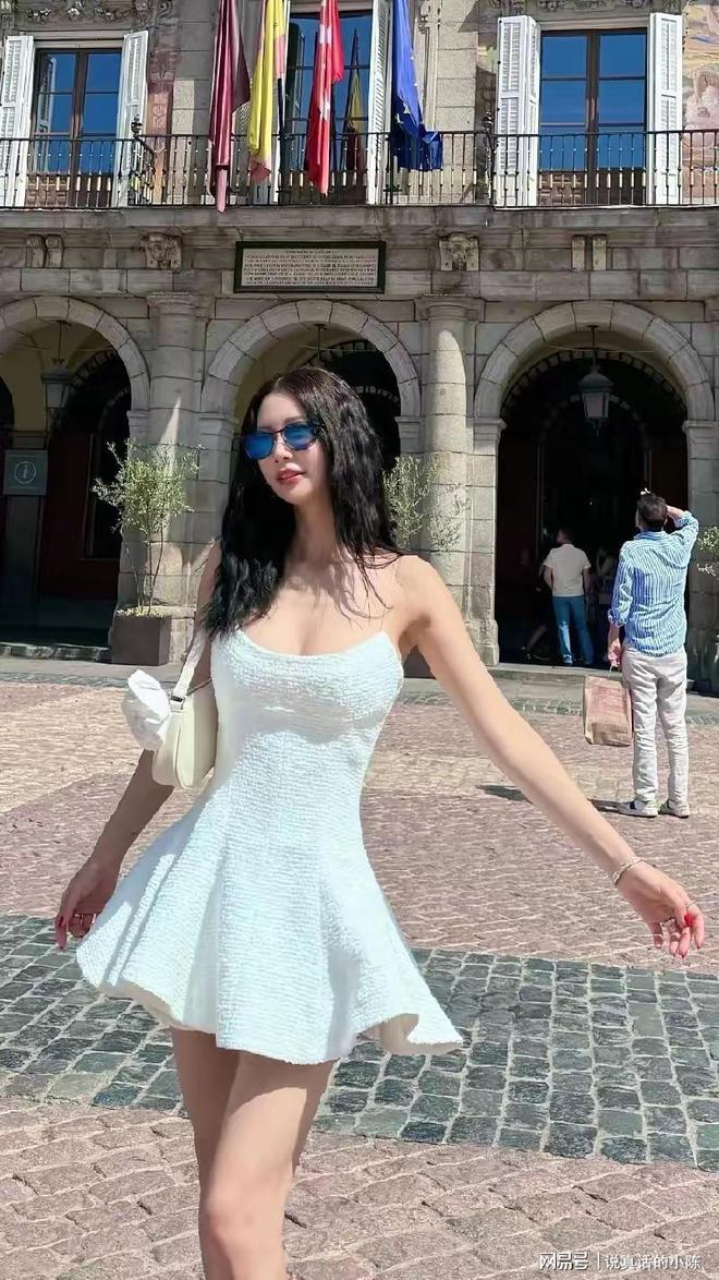 张馨予人间水蜜桃生了孩子依旧让人欲罢不能网友：纯欲天花板(图4)