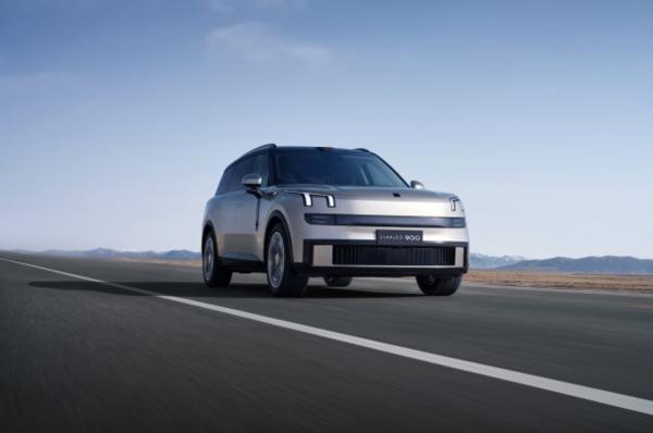 领克9002899万起正式上市树立家庭旗舰大六座新标杆(图8)