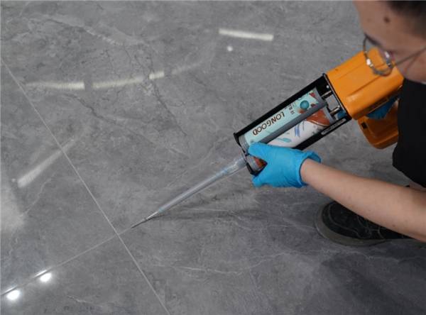 九游娱乐文化：瓷砖美缝怎么搭配？照着美缝剂十大品牌选简单直接不出错(图1)