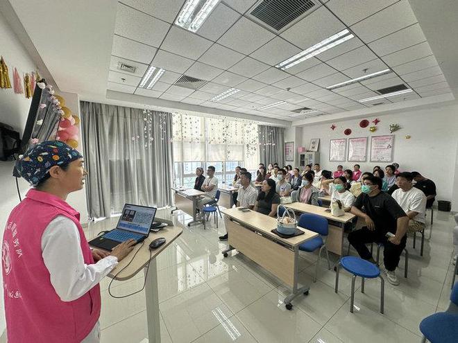 “生命之初自然之乳”南大苏州医院开展母乳喂养宣传日系列活动(图1)