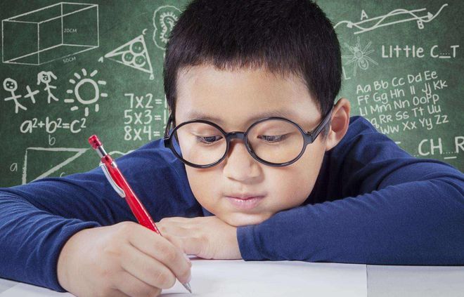 九游娱乐：从大课间看学生体质真的是越来越差了很多孩子跑不动也跳不动！(图2)