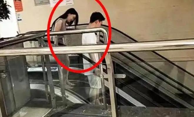 成都男女母婴室做不雅之事：40秒不雅流出两人照片被曝(图4)