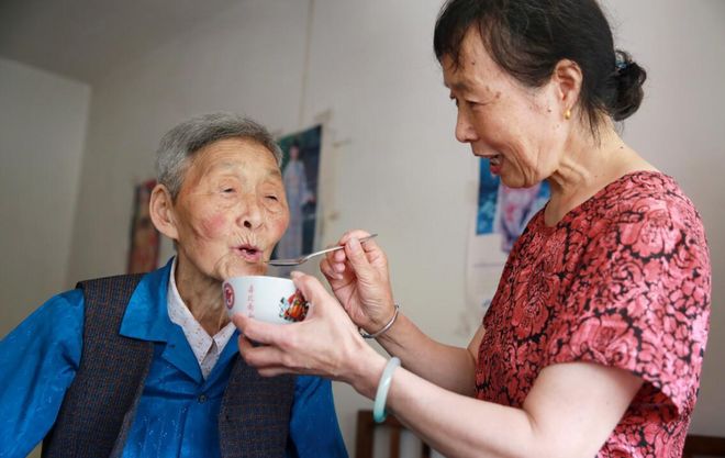 为啥伺候父母越多越容易“落埋怨”？过来人的心里话现实且扎心(图4)