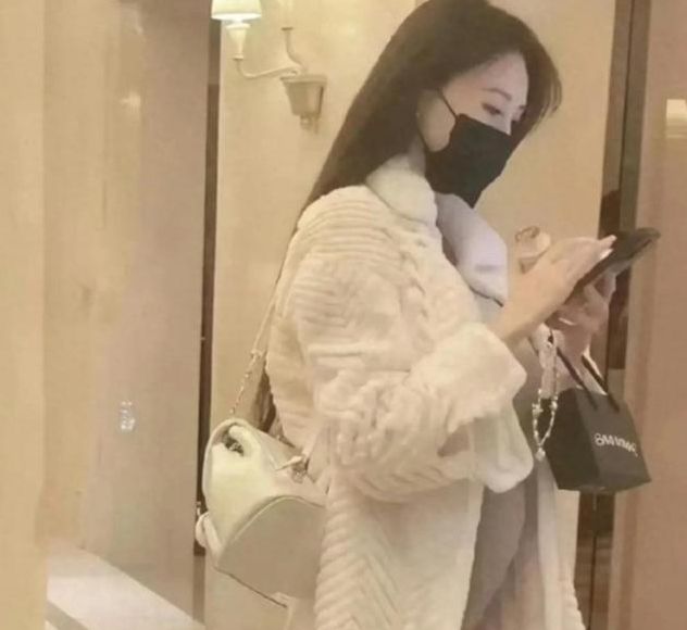 叶珂不再隐瞒被爆料生女儿后分手原因黄晓明“私生活”被揭露(图3)