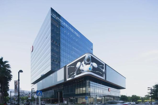 九游娱乐文化：卢伟冰现身！小米深圳总部开园定位明确！(图4)