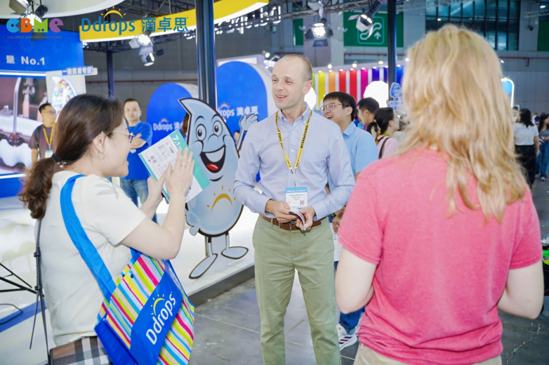 九游娱乐文化：Ddrops滴卓思闪耀CBME：以“第一口营养”开启全球健康接力引领品牌新跃迁(图7)