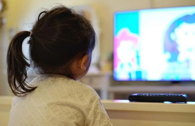 九游娱乐文化：假性带娃正在奶奶群体中流行奶奶觉得尽到义务妈妈却很无奈(图1)