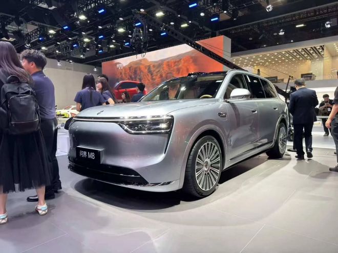 九游娱乐：问界M8“力挽狂澜”赛力斯抢夺“大六座SUV”话语权(图4)