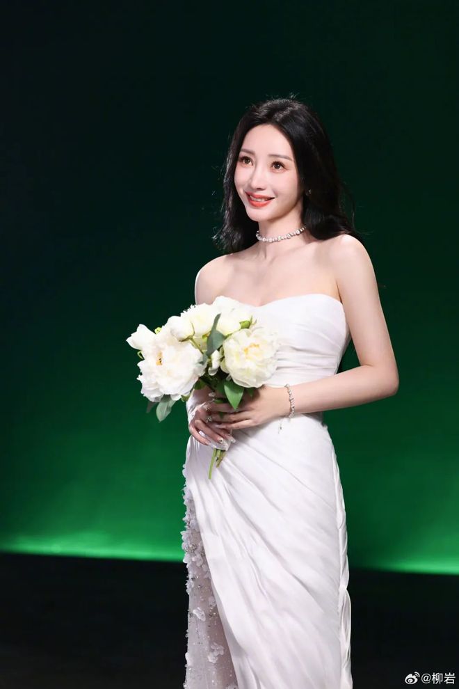 44岁女演员柳岩紧急就医本人发声：早去医院早解脱！(图2)