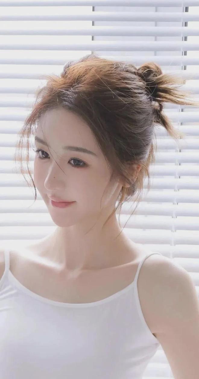 九游娱乐：女人哼哼唧唧扭来扭去怎么回事-女人哼哼唧唧扭来扭去怎么回事老版V(图1)