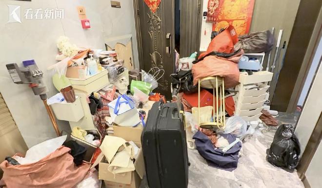 上海富婆沉迷捡垃圾3600万豪宅蟑螂遍地丈夫女儿是罪魁祸首(图6)