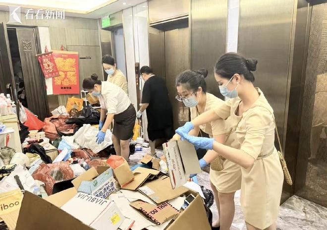 上海富婆沉迷捡垃圾3600万豪宅蟑螂遍地丈夫女儿是罪魁祸首(图11)