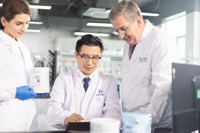 九游娱乐：2025年婴儿奶粉前十品牌盘点澳优等品牌领衔全球羊奶细分市场(图1)