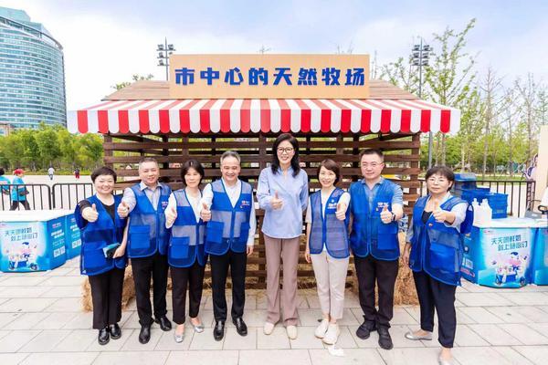 “光明健康生活节”启幕光明乳业携鲜活大使郎平共绘健康生活新图景(图1)