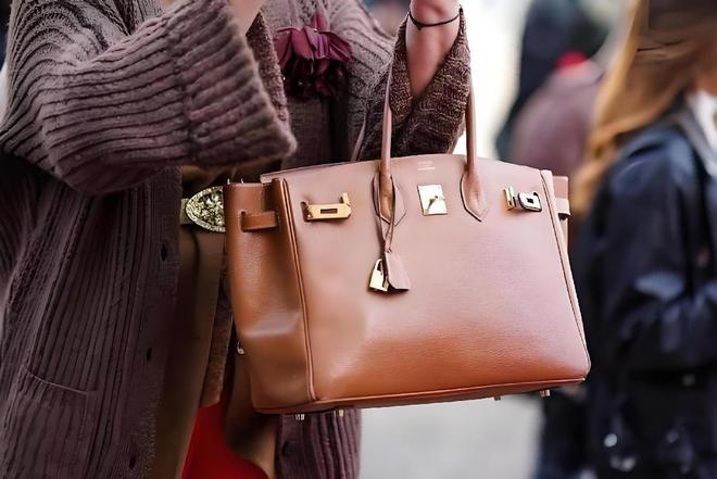 九游娱乐：这个国家生一胎奖50万还是没人生！总统：再不生就灭绝了！(图4)