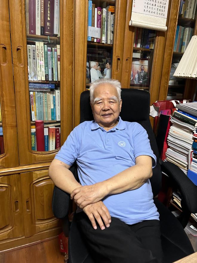 九游娱乐:新闻8点见丨冻干草莓的“双重陷阱”;直播间金银白菜价骗局调查(图6)