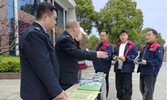 健康宛城“防艾专家”走进河南三色鸽乳业健康知识送到企业一线职工身边(图2)