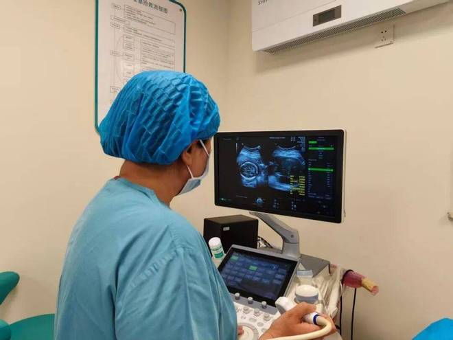 精准减胎守健康∣济医附院成功开展首例射频消融减胎手术(图1)