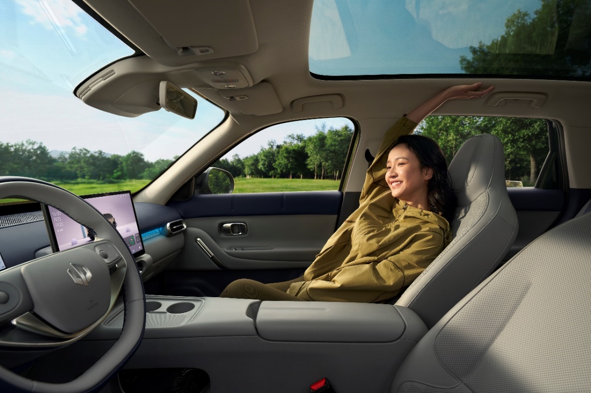 658万元起!零跑A10全球上市重塑10万内纯电SUV价值新标杆(图6)